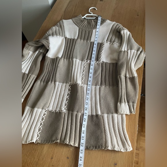 Women’ s Long Sweater . - Picture 2 of 7